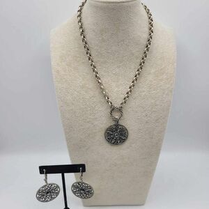 Sweet Romance Medallion Necklace Earring Set Vintage NWOT